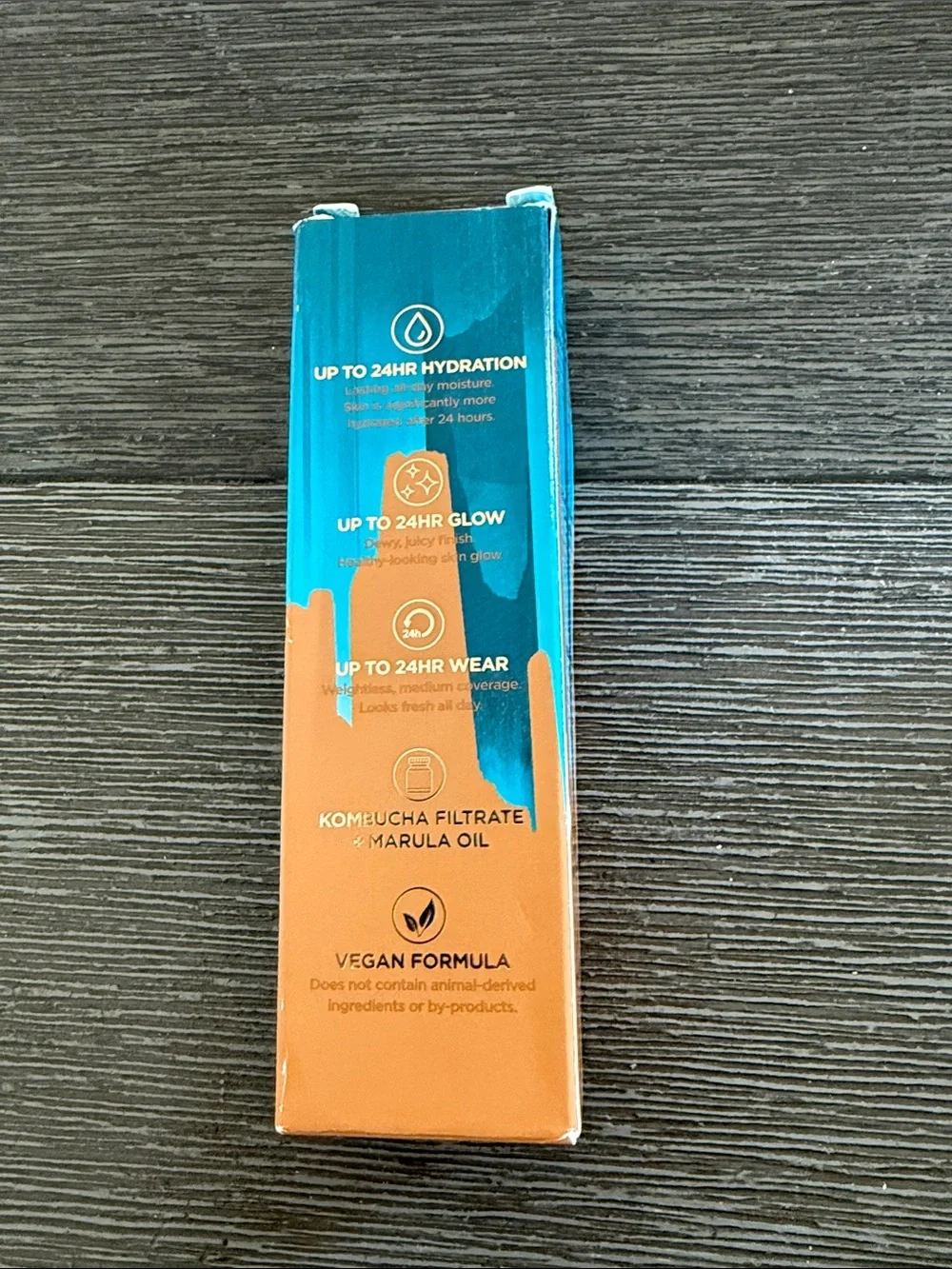 Hydromaniac Glowy Tinted Hydrator Foundation 60 Medium Dark